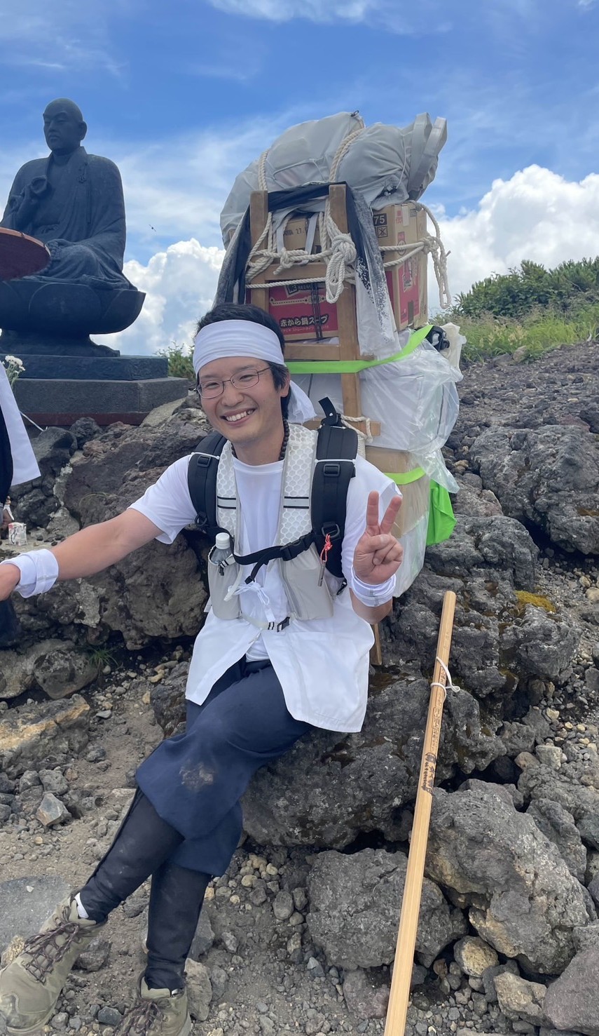 御嶽山ガイド・強力（ごうりき）塚原慎二 Japanese Mountain Porter